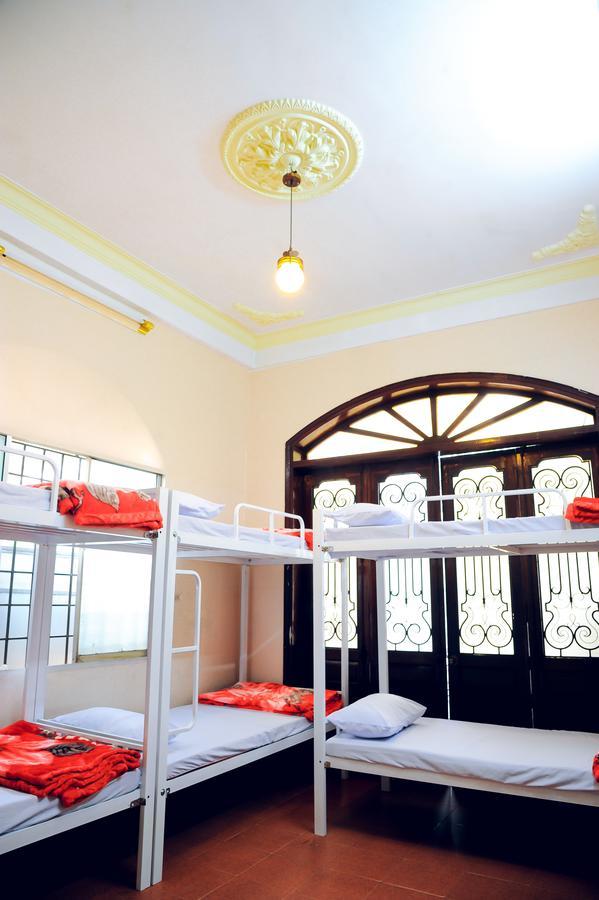 Queen Homestay Hue Exterior photo